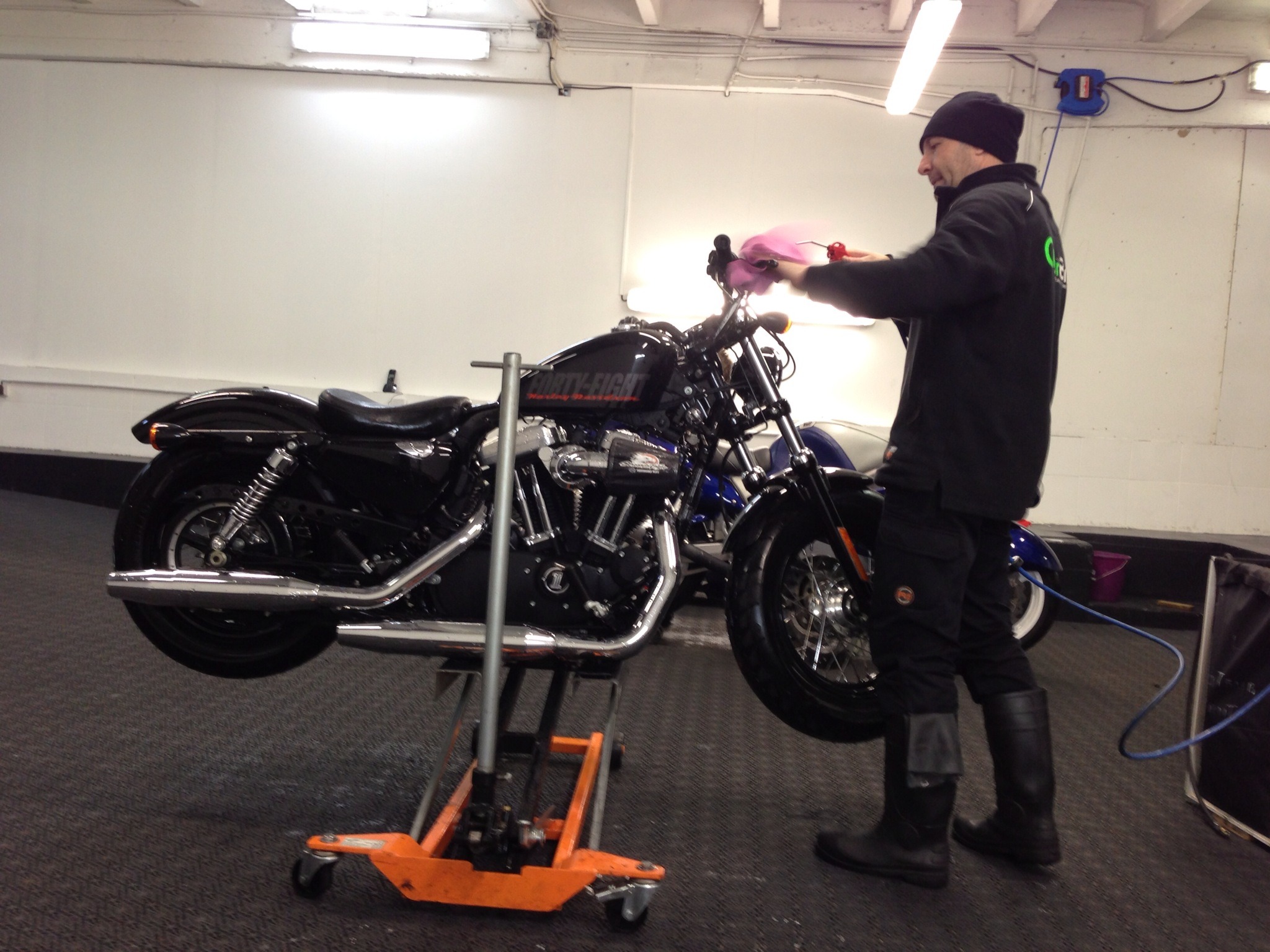 Chez l'esthéticienne. Moi je me suis fait le maillot....