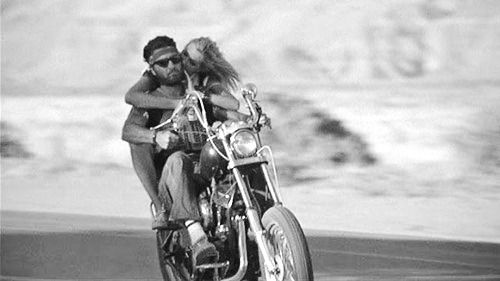 En cette triste journée...